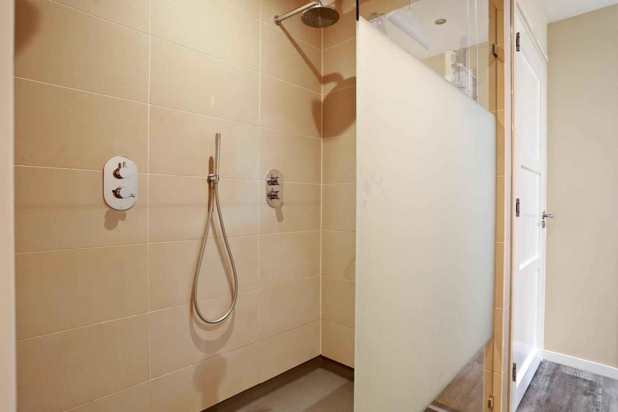 Vierhuizen B&B - Sauna D'Olle Pastorie المظهر الخارجي الصورة